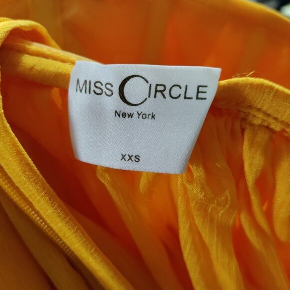 Miss Circle Back In Style Silk Pleated Corset Slit Maxi Dress Yellow XXS NWT - Picture 11 of 15